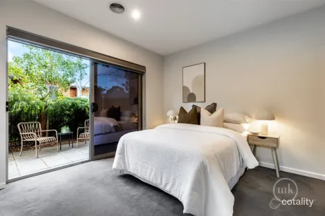 Property photo of 1 Brushtail Close Eltham North VIC 3095