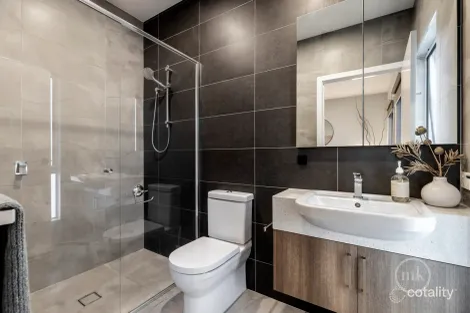 Property photo of 1 Brushtail Close Eltham North VIC 3095