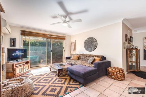 Property photo of 22 Trade Winds Drive Helensvale QLD 4212