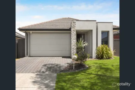 9 Seville St, Pakenham, VIC 3810