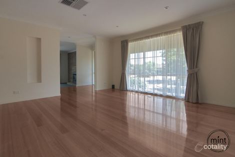Property photo of 4 Hagen Drive Berwick VIC 3806