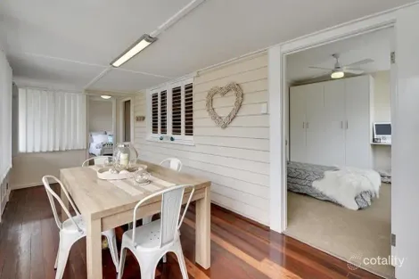 Property photo of 5 Russell Street Silkstone QLD 4304