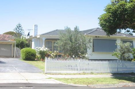 17 Robinlee Ave, Burwood East, VIC 3151