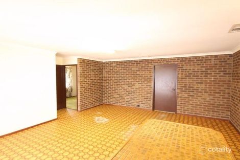 Property photo of 1 Knott Court Camillo WA 6111