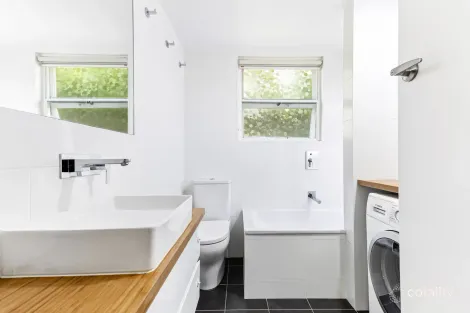 Property photo of 4/28 Clarence Avenue Dee Why NSW 2099