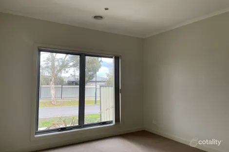Property photo of 33 Cottage Boulevard Epping VIC 3076