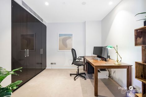 Property photo of 2/180 Dornoch Terrace Highgate Hill QLD 4101