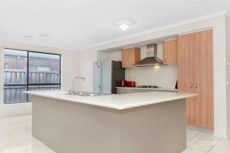 Property photo of 11 Fieldstone Place Tarneit VIC 3029