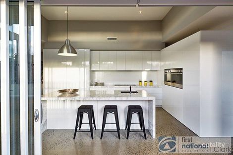 Property photo of 5 Jasmine Court Warragul VIC 3820