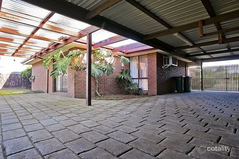 Property photo of 2 Outlook Drive Werribee VIC 3030
