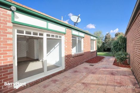 Property photo of 17 Rossiter Avenue Roxburgh Park VIC 3064