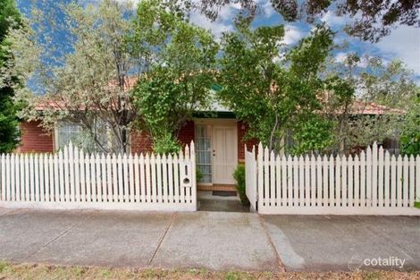 2a Finch St, Burwood, VIC 3125