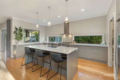 Property photo of 5 Shiraz Court Maiden Gully VIC 3551