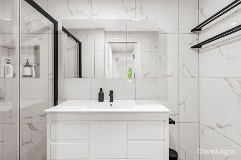 Property photo of 1/3 Calvin Crescent Doncaster East VIC 3109