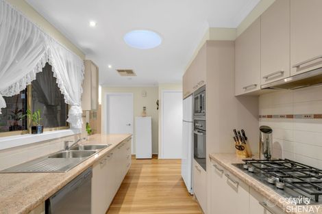 Property photo of 8 Reema Boulevard Endeavour Hills VIC 3802