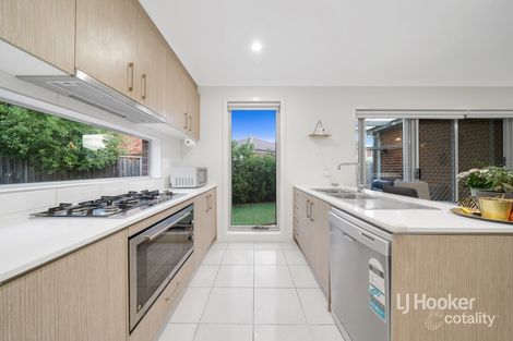 Property photo of 18 Parkstone Crescent Point Cook VIC 3030