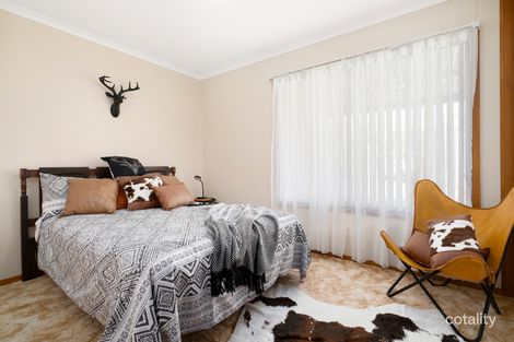 Property photo of 5 Buckland Court Burrumbuttock NSW 2642