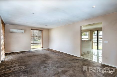 Property photo of 32 Green Valley Crescent Hampton Park VIC 3976