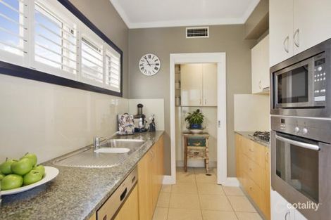 Property photo of 2/2-3 Berry Avenue Fairlight NSW 2094