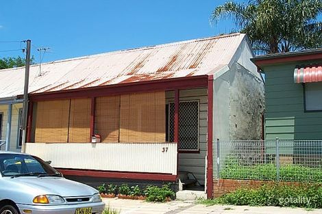 37 Henry St, Tighes Hill, NSW 2297