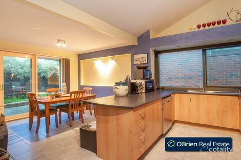 Property photo of 7 Heatherlea Crescent Narre Warren VIC 3805