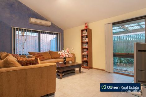 Property photo of 7 Heatherlea Crescent Narre Warren VIC 3805