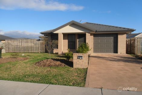 18 Niven Pde, Rutherford, NSW 2320