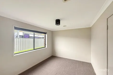 Property photo of 5 Kirby Drive Killara VIC 3691