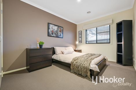 Property photo of 131 Reema Boulevard Endeavour Hills VIC 3802