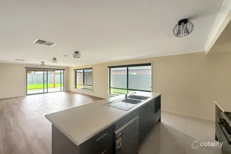 Property photo of 5 Kirby Drive Killara VIC 3691