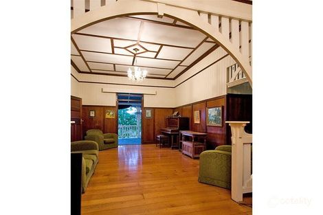 Property photo of 25 Henzell Terrace Greenslopes QLD 4120