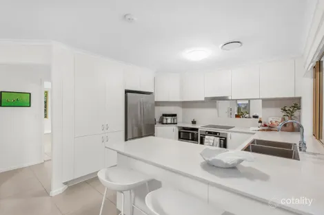 Property photo of 9 Parkwood Place Middle Park QLD 4074