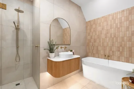 Property photo of 16 Parry Drive Mooroolbark VIC 3138