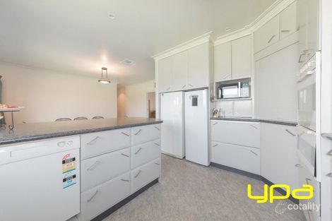 Property photo of 26 Heversham Grove Greenvale VIC 3059