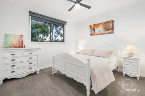 Property photo of 6 Nash Grove Doreen VIC 3754