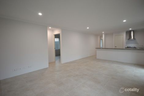 Property photo of 2 Persan Way Dayton WA 6055