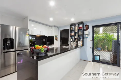 Property photo of 18 Campden Loop Parmelia WA 6167