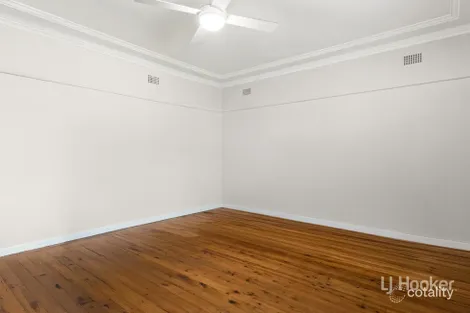 Property photo of 9 Thirlmere Way Tahmoor NSW 2573