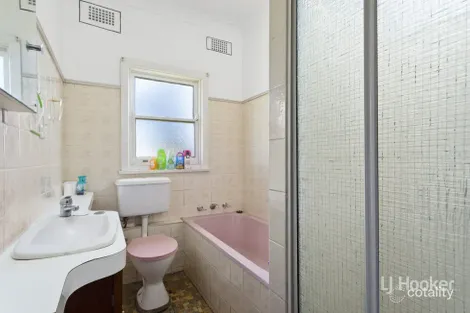 Property photo of 9 Thirlmere Way Tahmoor NSW 2573