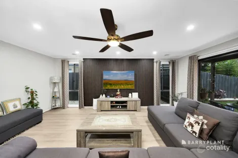 Property photo of 266 The Lakes Boulevard South Morang VIC 3752