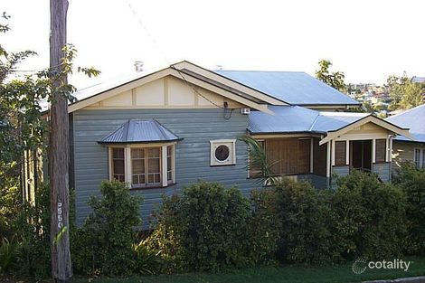 Property photo of 28 Power Street Norman Park QLD 4170