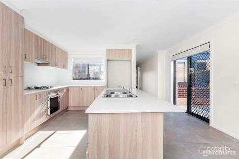 Property photo of 21 Lavit Lane Pakenham VIC 3810