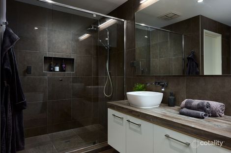 Property photo of 35 Lindwall Drive Cranbourne West VIC 3977