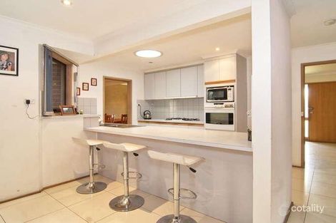 Property photo of 32 Snowgum Court Keysborough VIC 3173