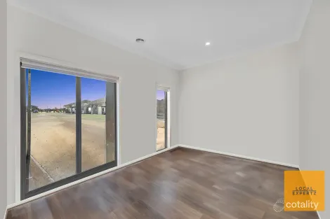 Property photo of 8 Erin Drive Fraser Rise VIC 3336