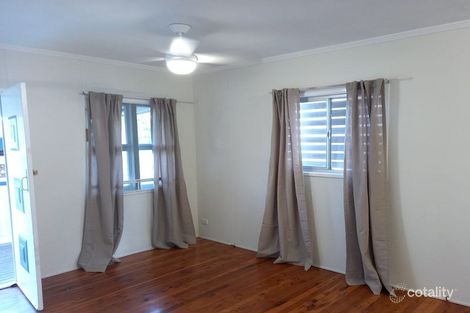 Property photo of 5 Hutton Avenue Wynnum QLD 4178