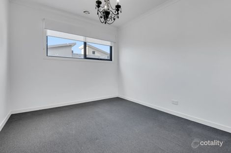 Property photo of 8 Grattan Cove Craigieburn VIC 3064