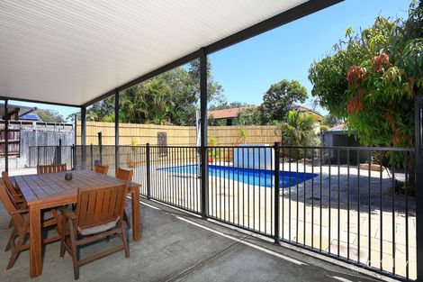 Property photo of 10 Levestam Court Carrara QLD 4211