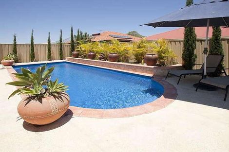 15 Cromarty Gdns, Canning Vale, WA 6155