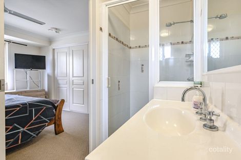 Property photo of 5 William Close Gracemere QLD 4702